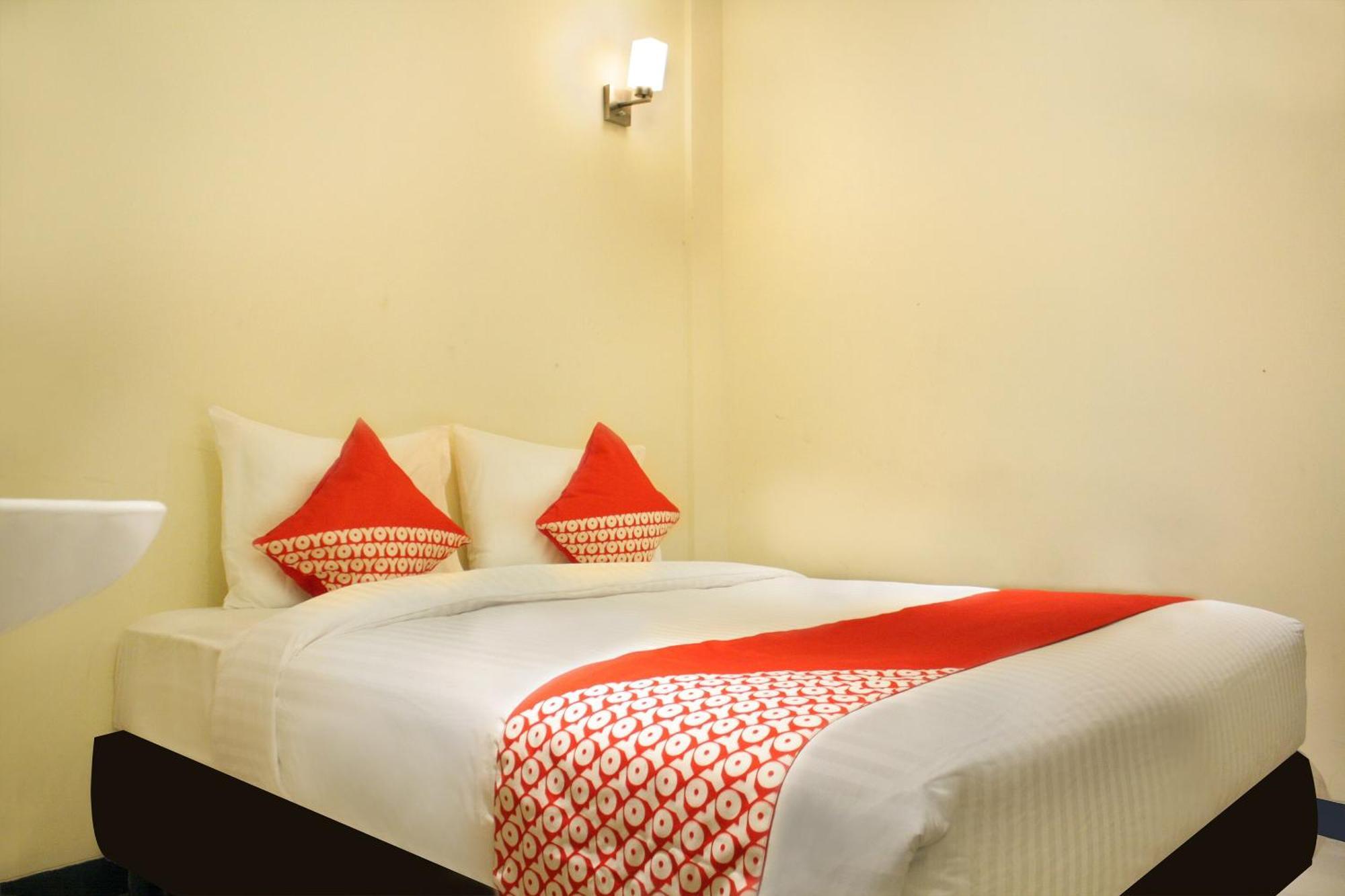 Oyo 148 Cempaka Place Homestay Yakarta Exterior foto