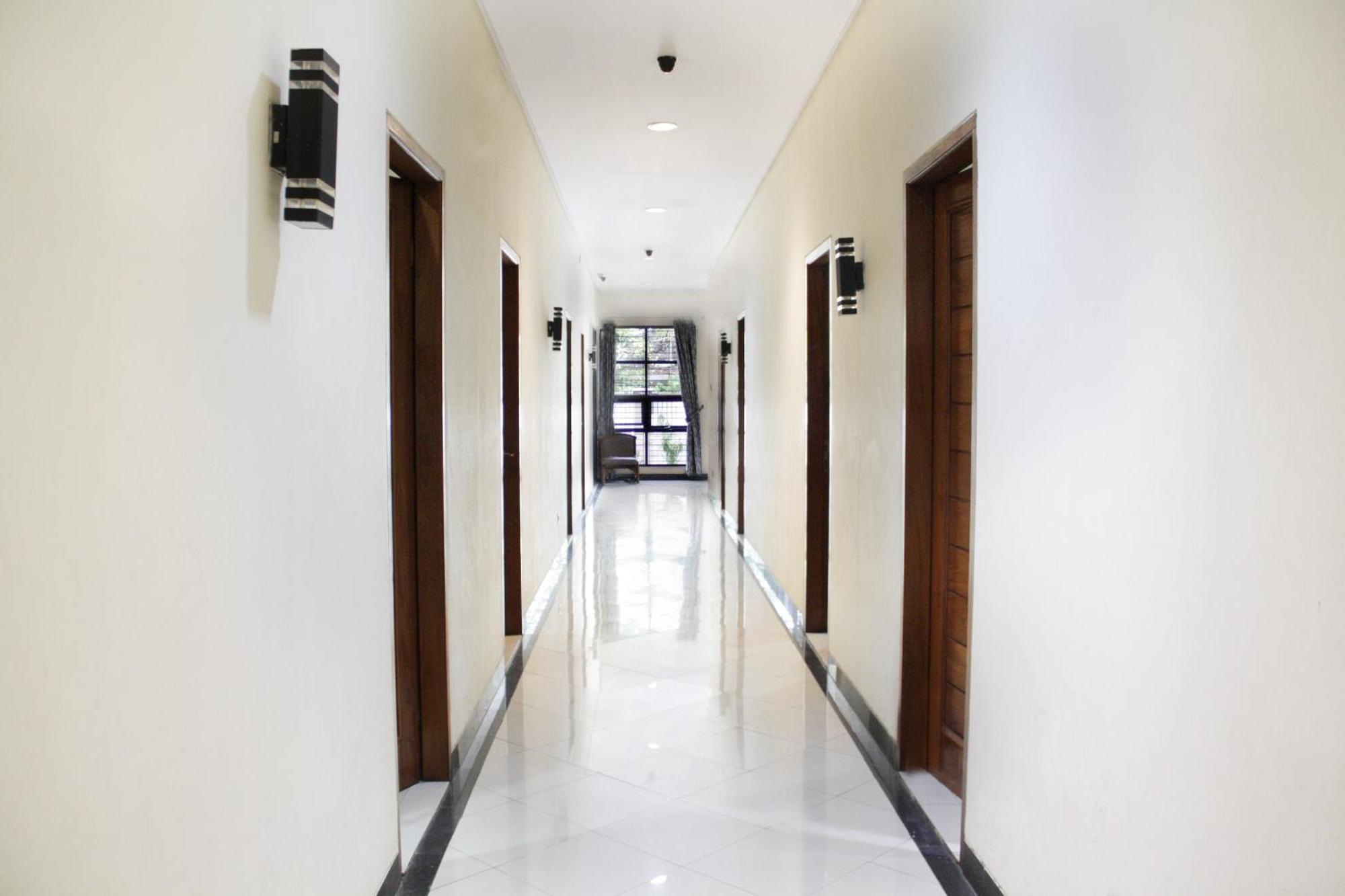 Oyo 148 Cempaka Place Homestay Yakarta Exterior foto