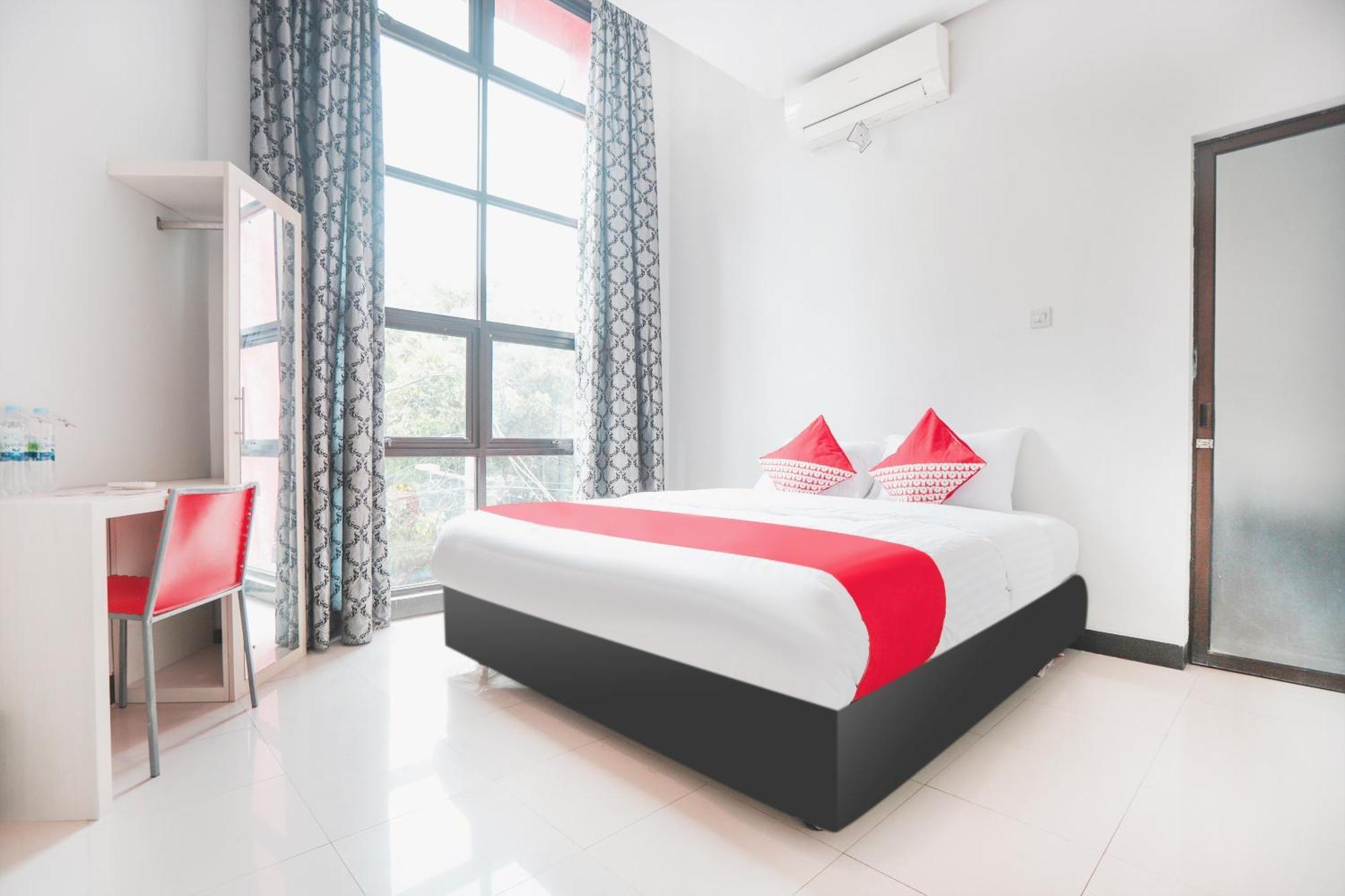 Oyo 148 Cempaka Place Homestay Yakarta Exterior foto