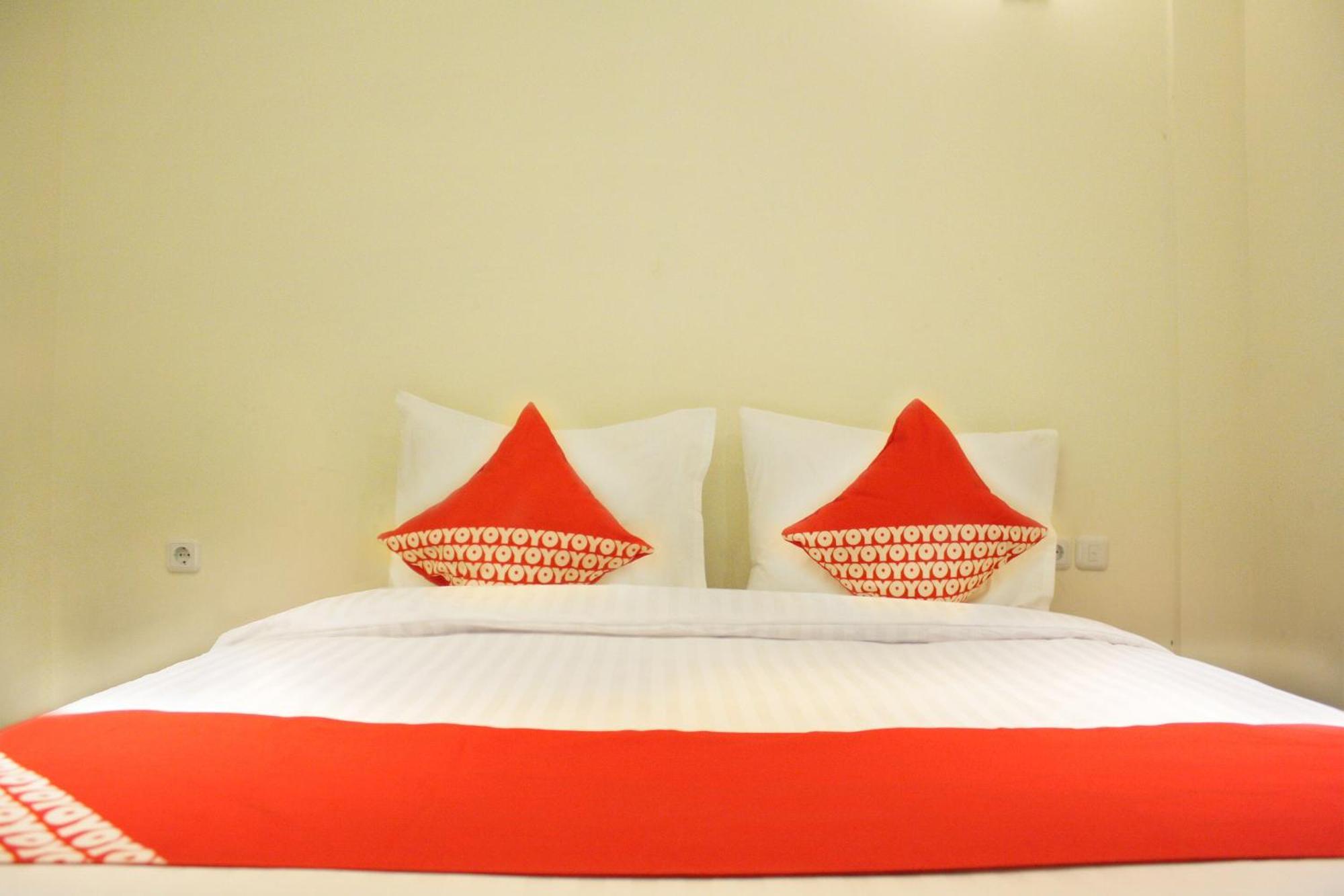 Oyo 148 Cempaka Place Homestay Yakarta Exterior foto
